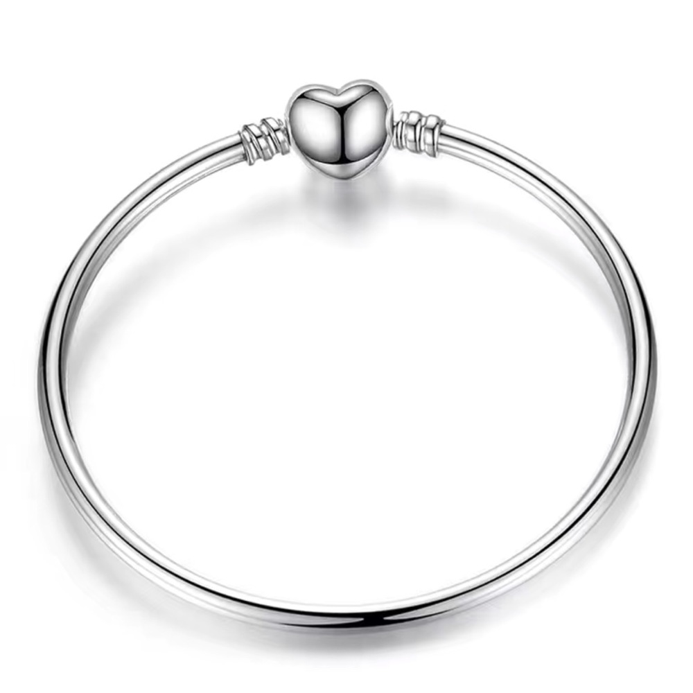 NWT 🩵 SMOOTH SILVER STAINLESS STEEL CHUNKY PUFF HEART BANGLE BRACELET - Picture 2 of 6